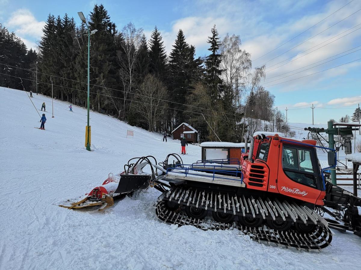 Srub na svahu sjezdovky v Radvanicích Radvanice  Exteriér fotografie